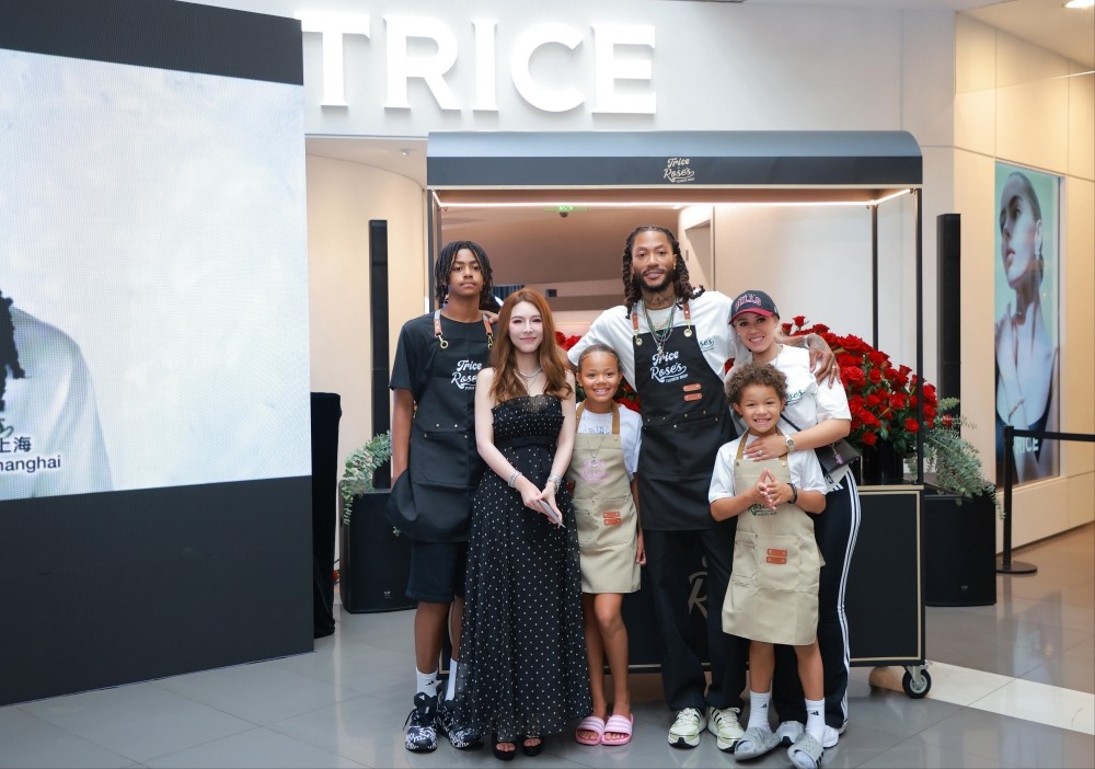 TRICE 创始人方芳（Venia）与德里克·罗斯（Derrick Rose）及其家人_副本.jpg